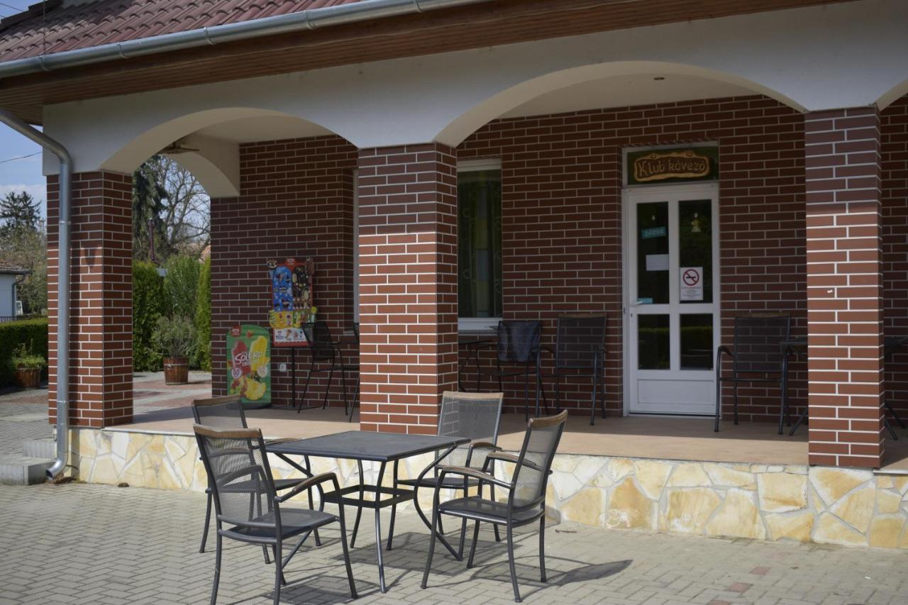 Fonix Apartmanhaz Nagypali Exterior photo